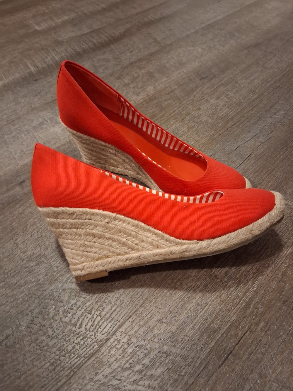 Merona Red Canvas Wedge Espadrilles - Picture 2 of 5